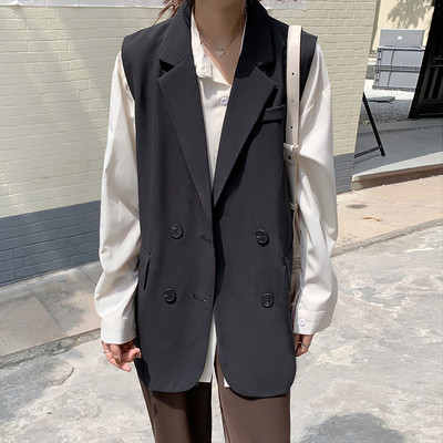 Actuala vesta de dama model lat cu nasturi