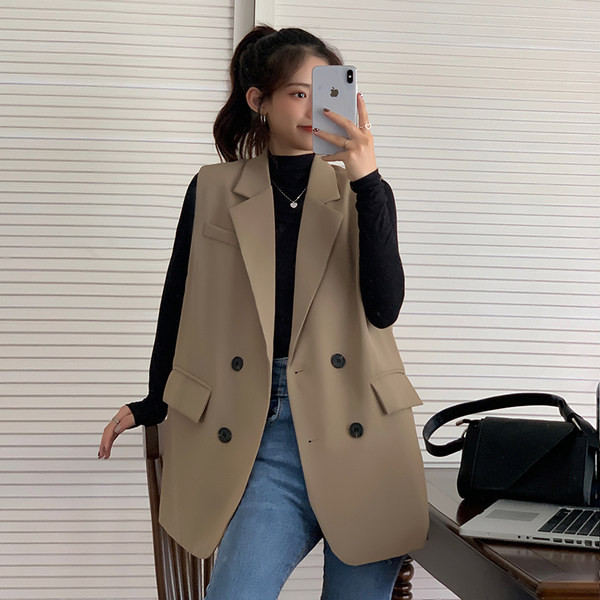 Actuala vesta de dama model lat cu nasturi