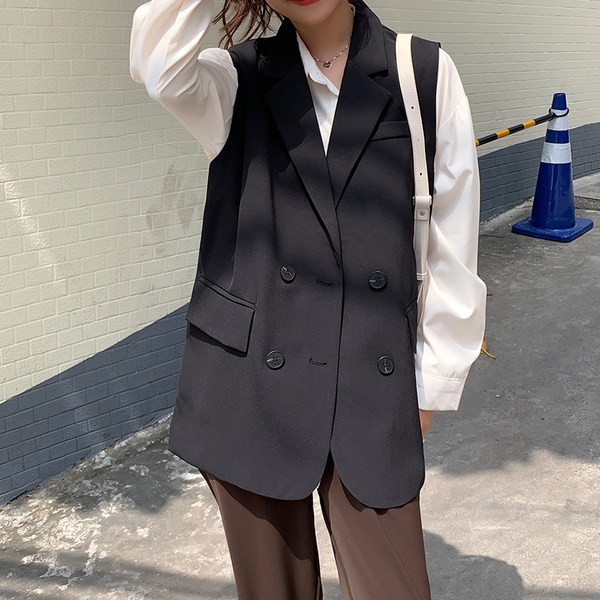 Actuala vesta de dama model lat cu nasturi