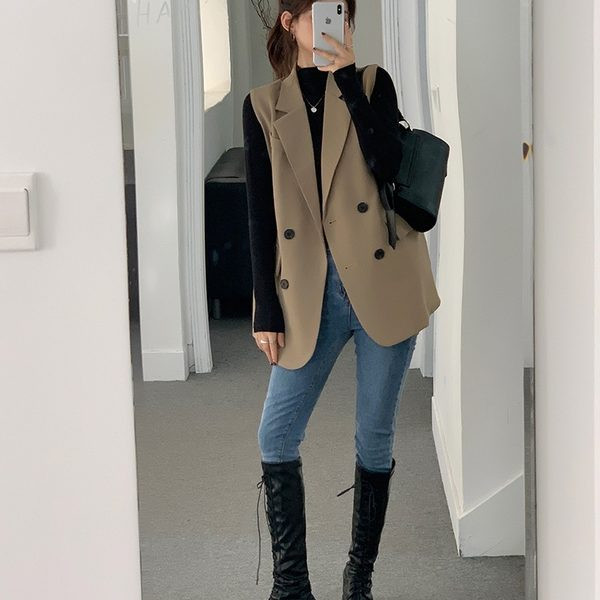 Actuala vesta de dama model lat cu nasturi