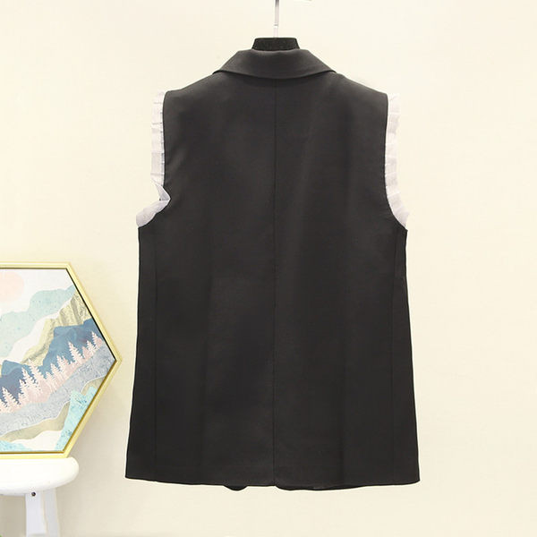 Elegantan ženski prsluk sa džepom i špicastim izrezom