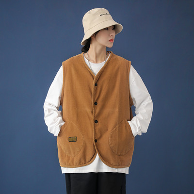 Ženski ležerni prsluk s kopčanjem na gumbe i džepom