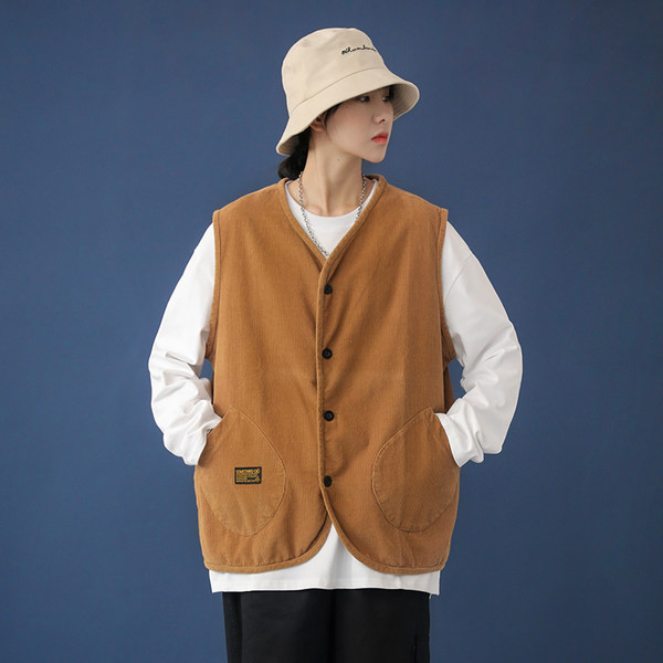 Ženski ležerni prsluk s kopčanjem na gumbe i džepom