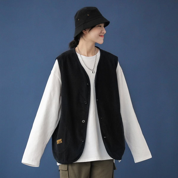 Ženski ležerni prsluk s kopčanjem na gumbe i džepom