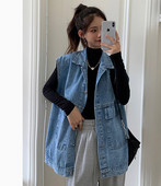 Vesta din denim cu talie larga, cu buzunar si nasturi pentru femei