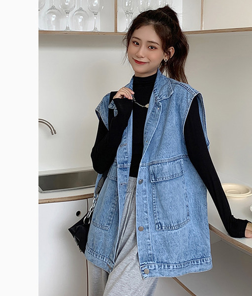 Vesta din denim cu talie larga, cu buzunar si nasturi pentru femei