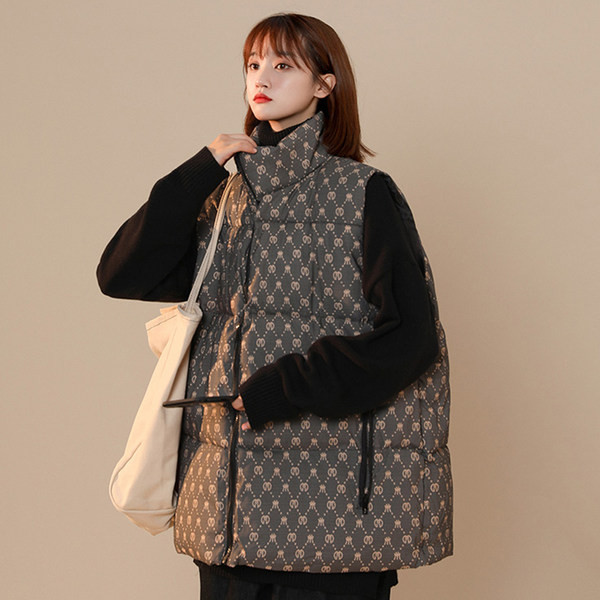 Moteriška laisvalaikio liemenė su raštu ir pamušalu