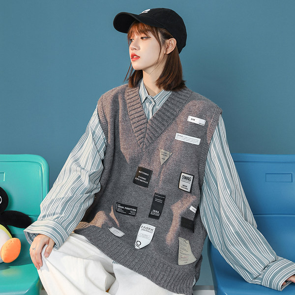 Moteriška vintažinė liemenė su V formos iškirpte