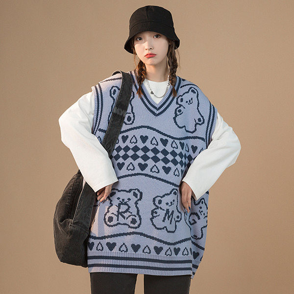 Vesta de dama cu broderie si decolteu in V