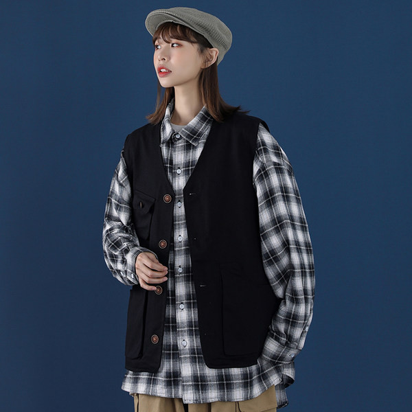 Moteriška retro liemenė su sagomis ir kišene