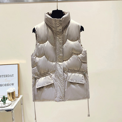 Moteriška liemenė su kišene ir raišteliais