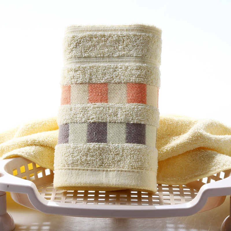 35 * 75 cm veido rankšluostis suaugusiems, minkštas kilpinis, greitai džiūstantis kūno rankšluostis.