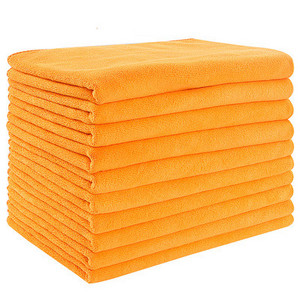 Sutirštintas aukščiausios kokybės, minkštas ir prabangus 100% mikropluošto vonios rankšluostis, užtikrinantis maksimalų minkštumą ir sugeriamumą. Tamsiai pilka