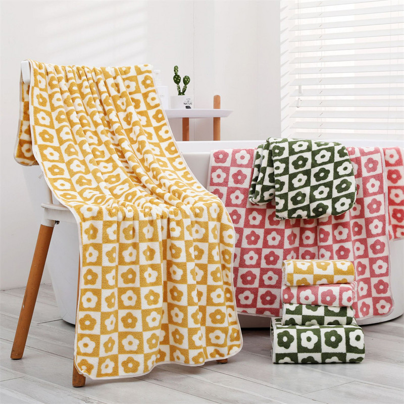 Mieli languoti gėlių mikropluošto rankšluosčiai vonios rankšluosčiai minkšti veido rankšluosčiai, sugeriantys paplūdimio rankšluosčiai / 70 * 140 cm plaukų veido rankšluosčių rinkinys