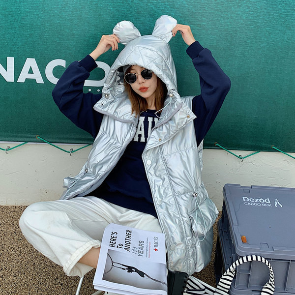 Moteriška ilga liemenė su gobtuvu ir kišene