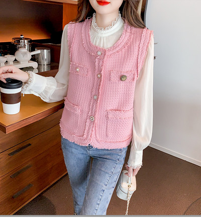 Elegáns női mellény gombokkal és zsebbel