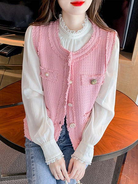 Elegáns női mellény gombokkal és zsebbel