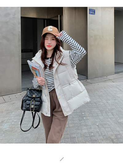 Moteriška liemenė su gobtuvu