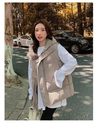 Moteriška liemenė su gobtuvu