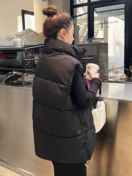 Vestă largă de damă cu guler înalt