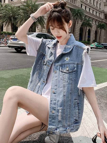 Moteriška džinsinė liemenė su plėšytais motyvais