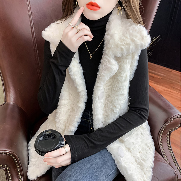 Šiuolaikinė moteriška pūkinė striukė su kišenėmis