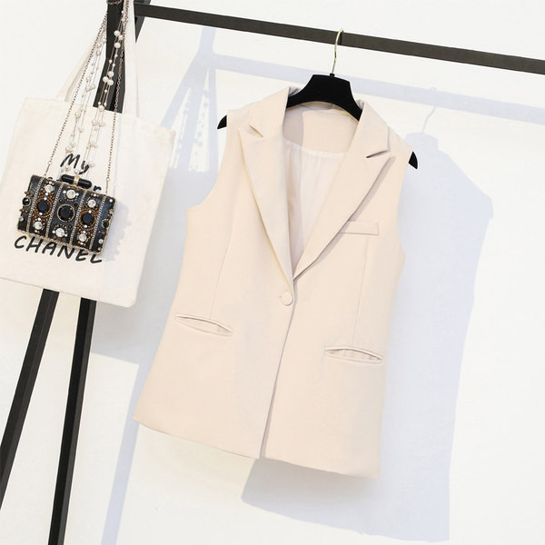 Vesta de dama model curat cu nasturi