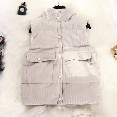 Moteriška liemenė su švaraus rašto apykakle