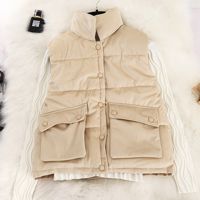 Moteriška liemenė su švaraus rašto apykakle