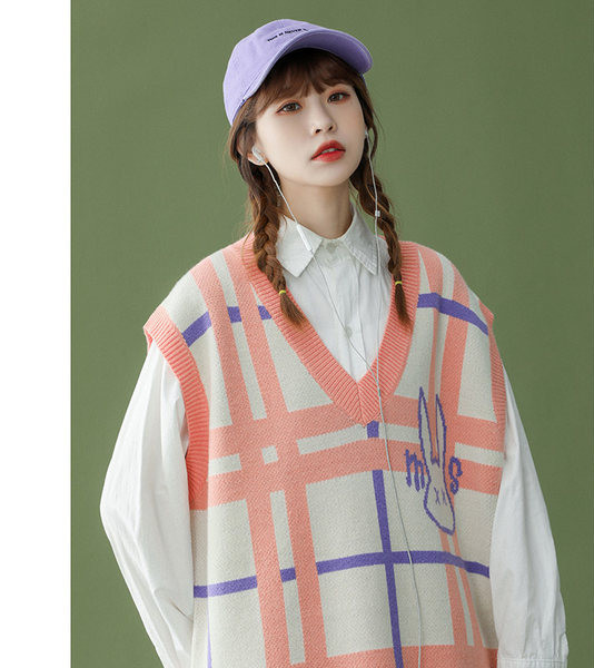 Ženski karirani prsluk s V-izrezom