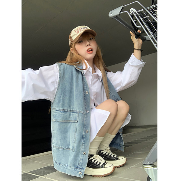 Moteriška liemenė su kišene