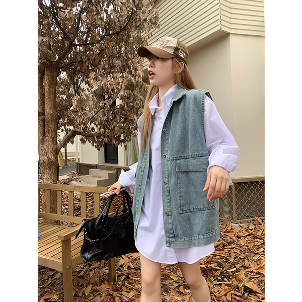 Moteriška liemenė su kišene