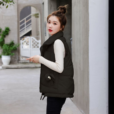 Női mellény magas gallérral és nyúllal