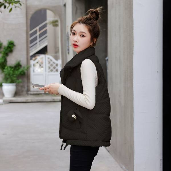 Női mellény magas gallérral és nyúllal