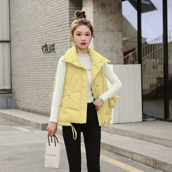 Női mellény magas gallérral és nyúllal