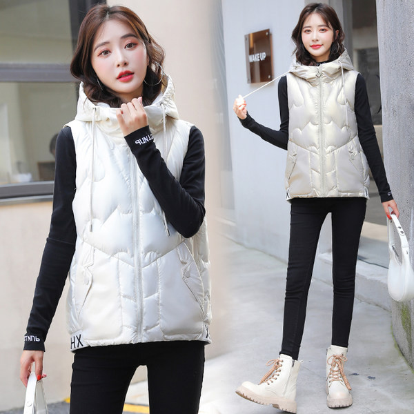 Ženski prsluk s kapuljačom i vezama