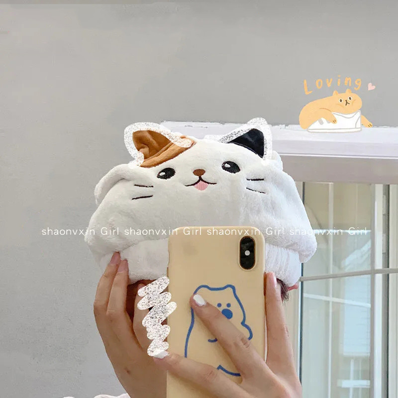 Mielas katės kačiukas vaikučio plaukas turbanas greitai išdžiūsta vonioje plaukų džiovinimo rankšluostis galvos apvyniojamas kepuraitės maudymosi įrankis katės ausų rašto rankšluosčiai su gobtuvu