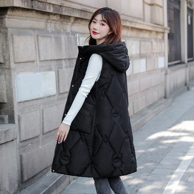 Női mellény gombokkal és zsebbel