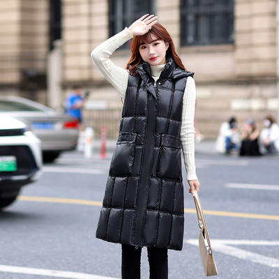 Ženski prsluk s džepom i kapuljačom