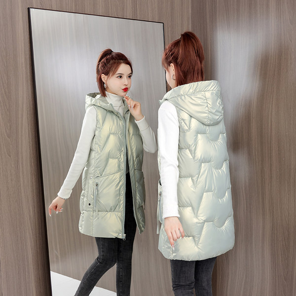 Moteriška laisvalaikio liemenė su gobtuvu ir kišene