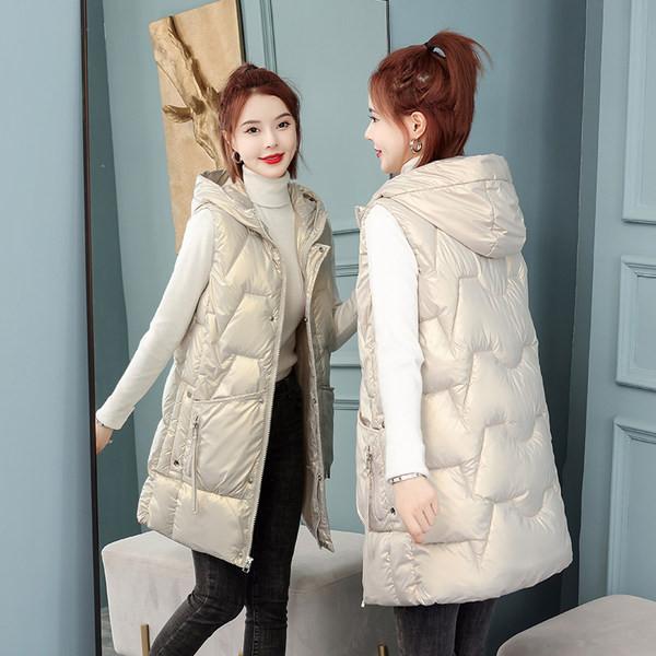 Moteriška laisvalaikio liemenė su gobtuvu ir kišene