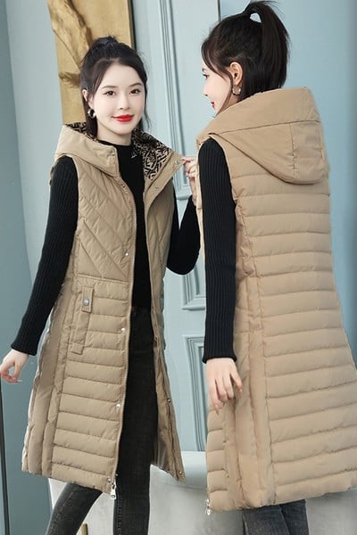 Moteriška ilga liemenė su gobtuvu