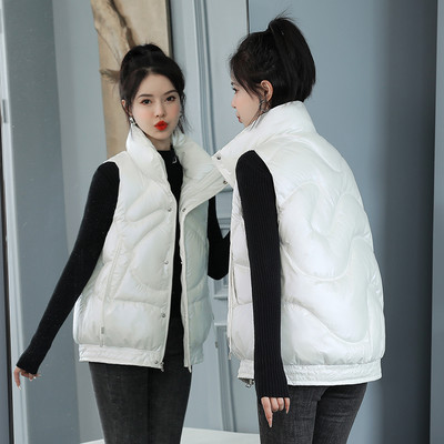 Moteriška liemenė su kišene ir raišteliais