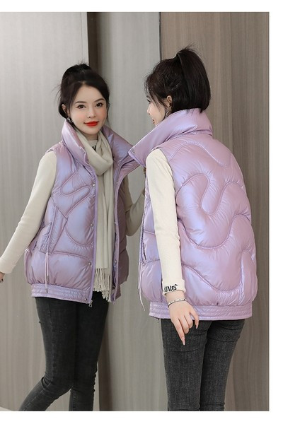 Moteriška liemenė su kišene ir raišteliais