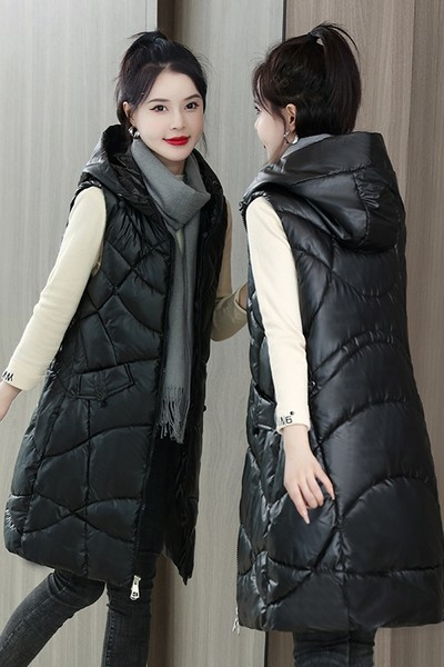 Ženski prsluk srednje dužine s kapuljačom