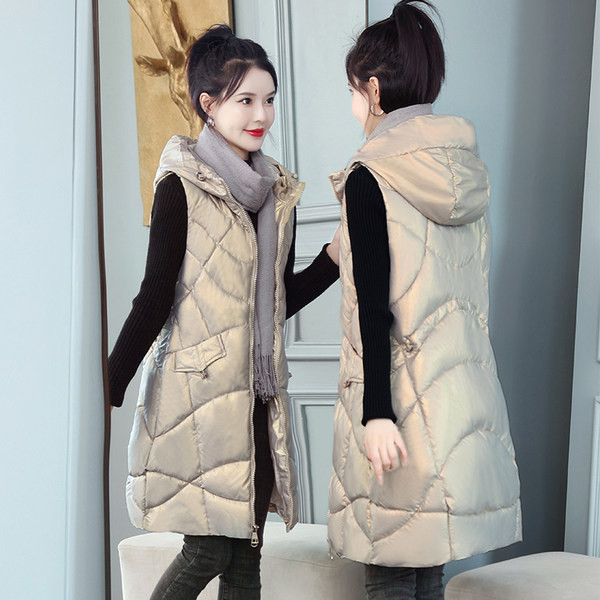 Ženski prsluk srednje dužine s kapuljačom