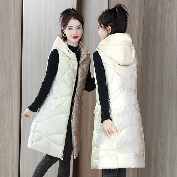 Ženski prsluk srednje dužine s kapuljačom