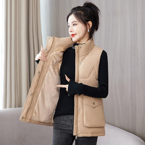 Naujo modelio moteriška liemenė su kišenėmis