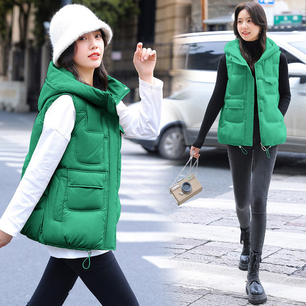 Női mellény zsebekkel és magas gallérral