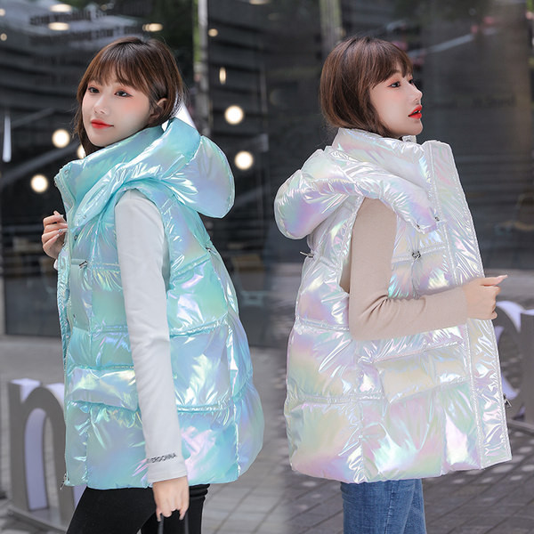 Vesta colorata de dama cu gluga si guler inalt